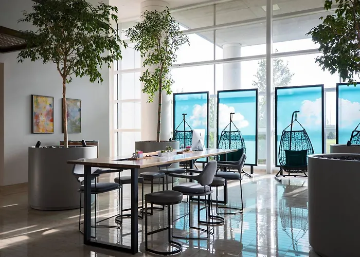 Hotel Renaissance Convention Center 4*
