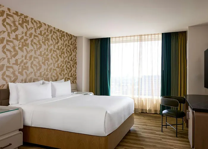 Hotel Renaissance Convention Center