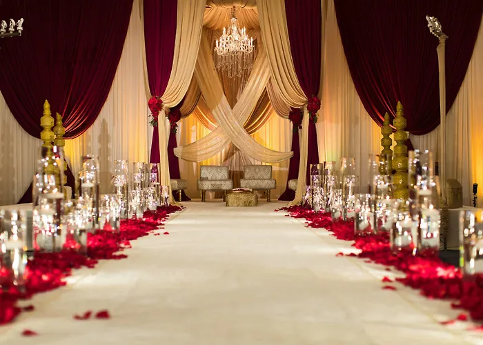 Renaissance Convention Center 4*