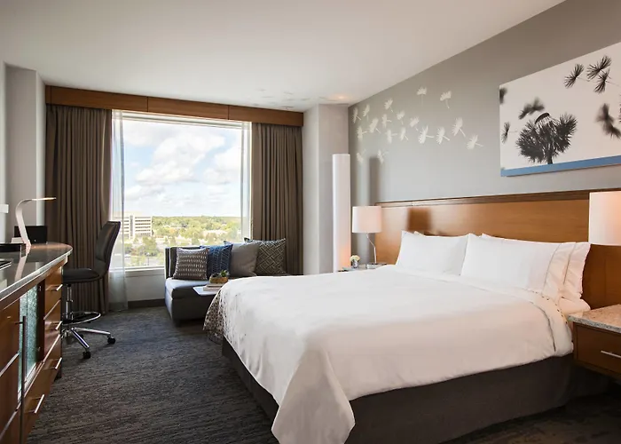 Renaissance Convention Center 4*
