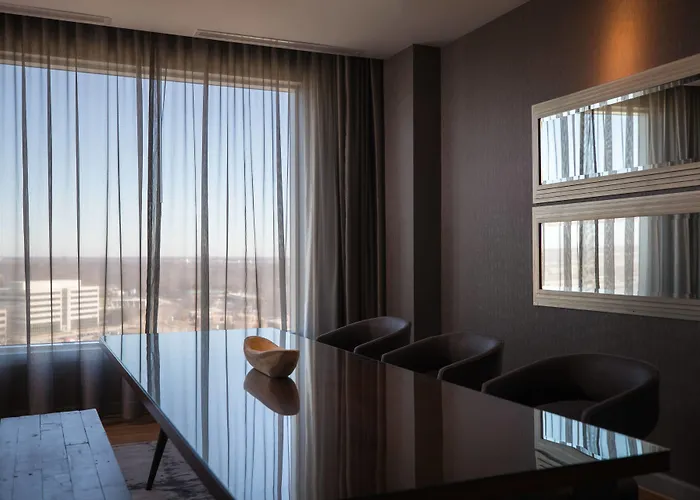 Renaissance Convention Center 4*