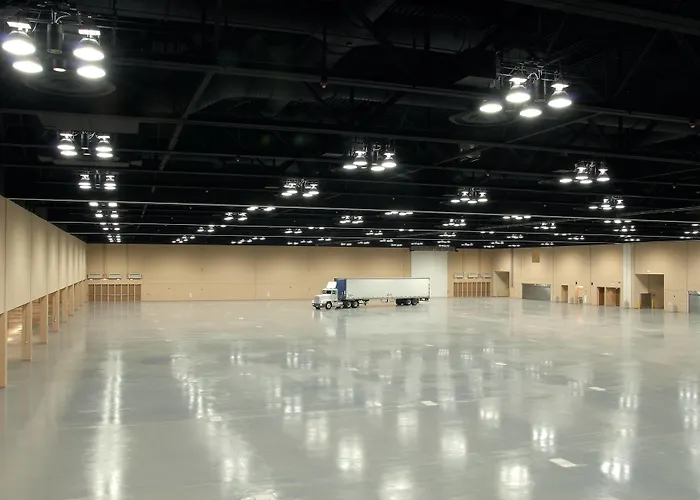 Hotel Renaissance Convention Center