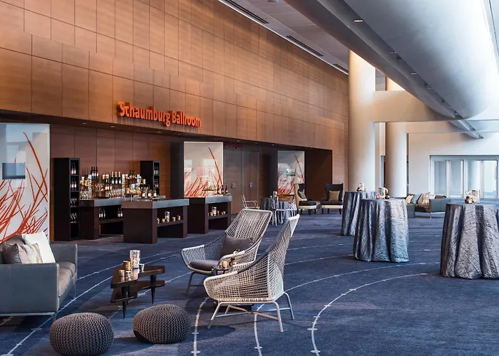 Renaissance Convention Center Hotel 4*