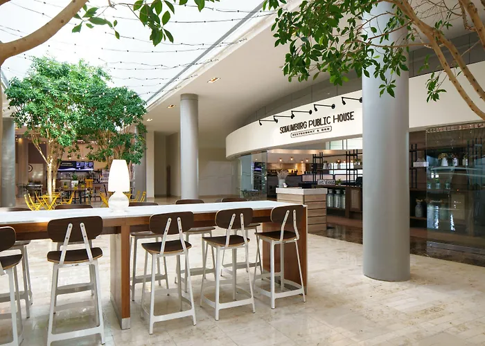 Hotel Renaissance Convention Center 4*